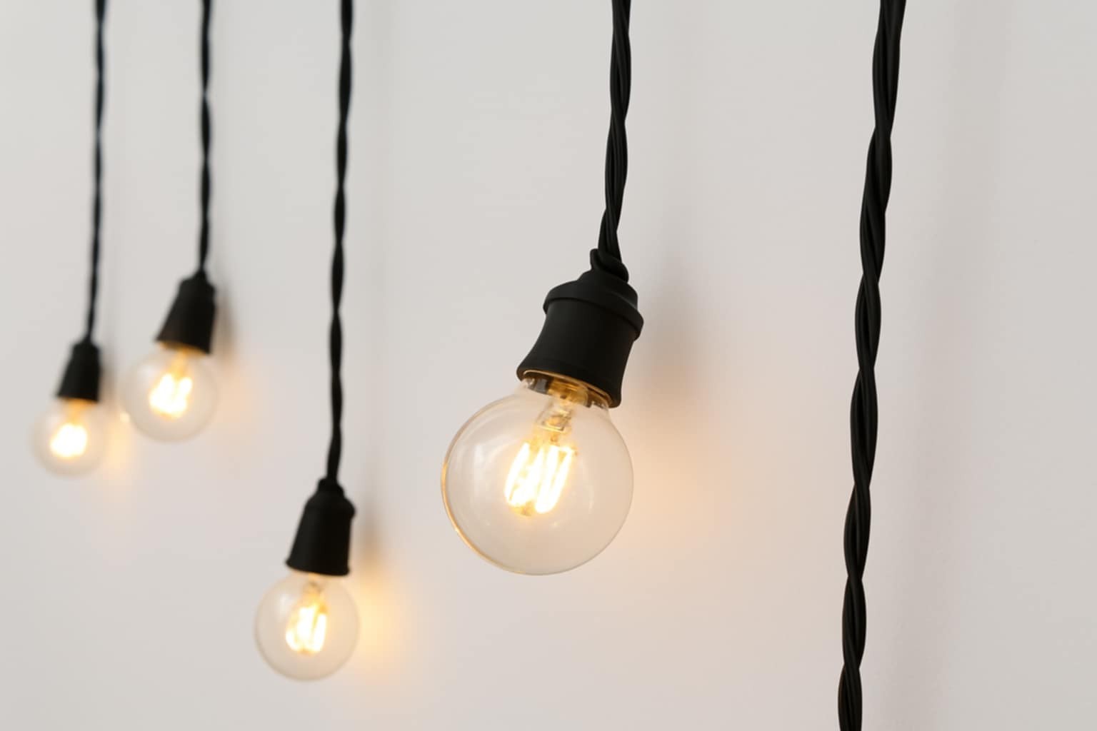 Lemputės juodu laidu